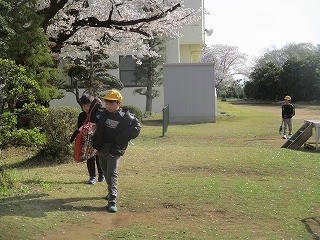 １３
