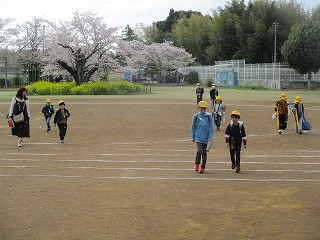 ７