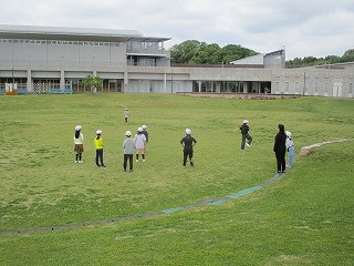 １４