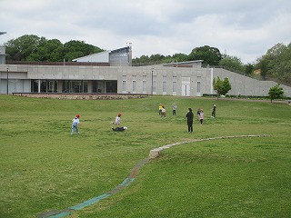 １５