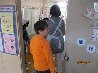１