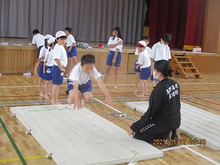 １２