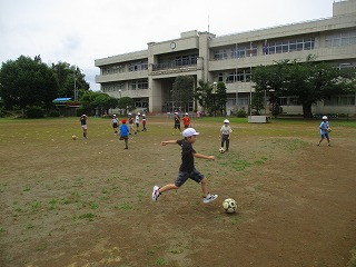 ２