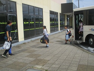 １