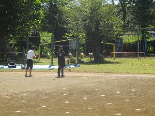 １３
