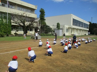 ０