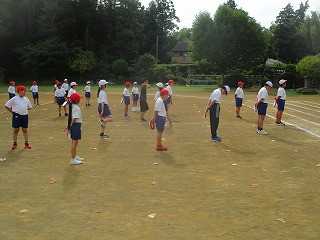 １６