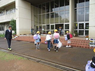 ７