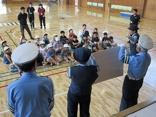 ５