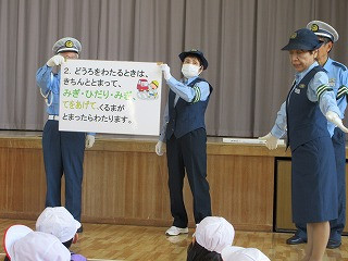６