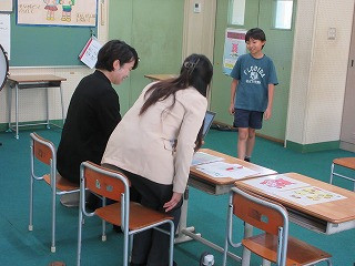 ５