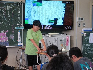 ４