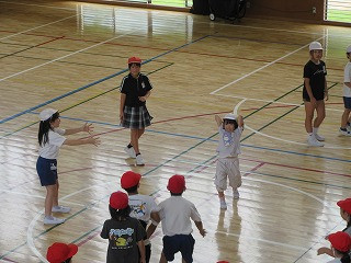 ７